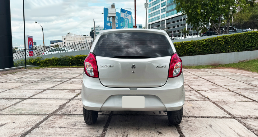 Suzuki Alto MT 2022 Plata (3)