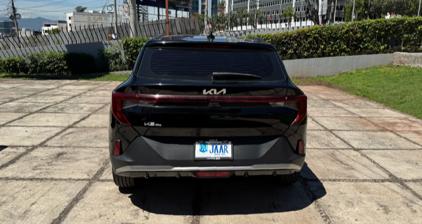 Kia K3 Cross Negro 2025 - vista trasera