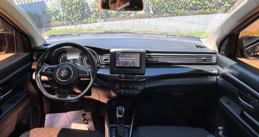 Suzuki XL7 Café 2024 - interior